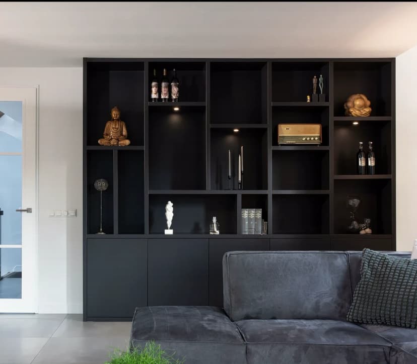 Wandkast zwart met open vakken