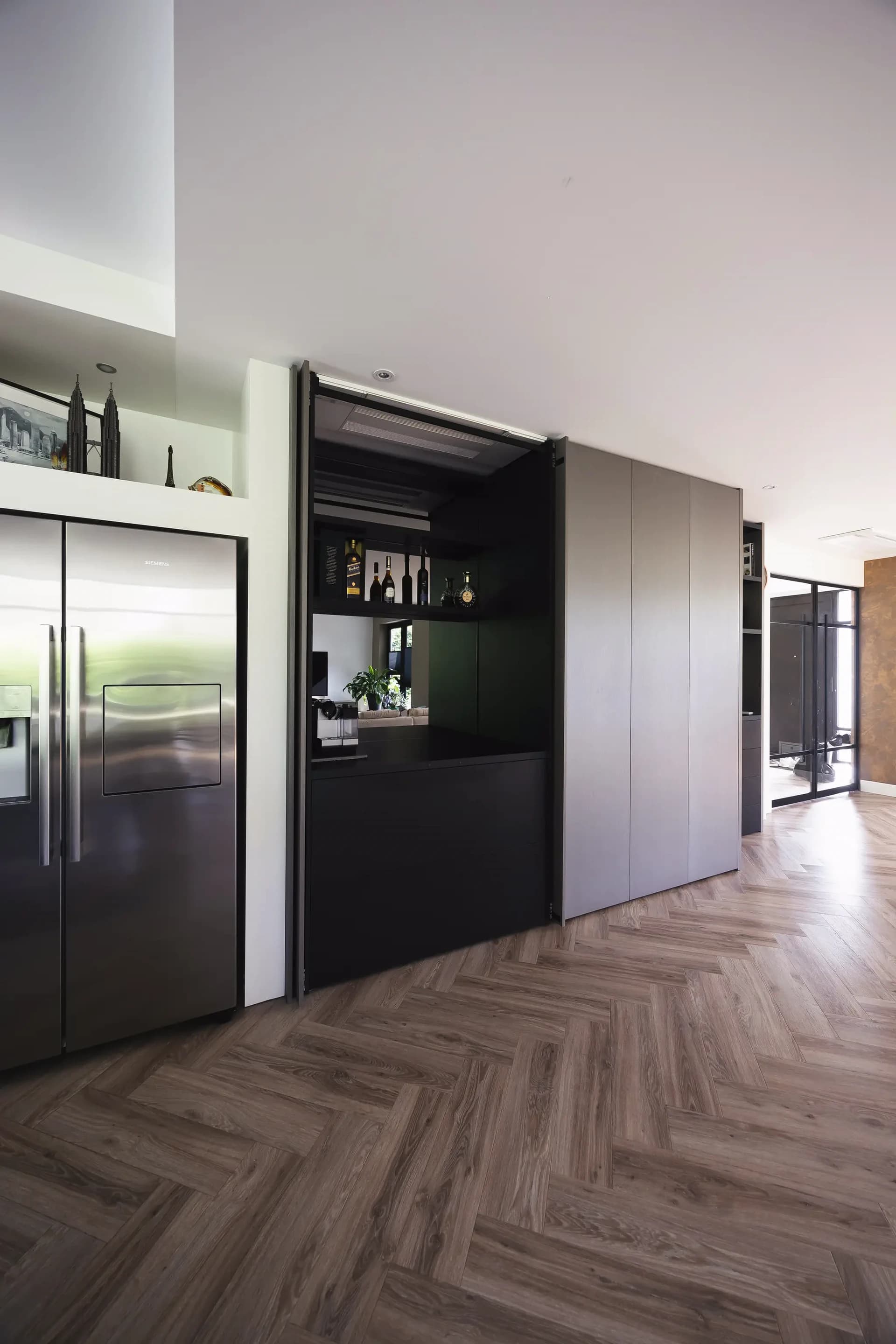 Luxe wandkast in woonkamer