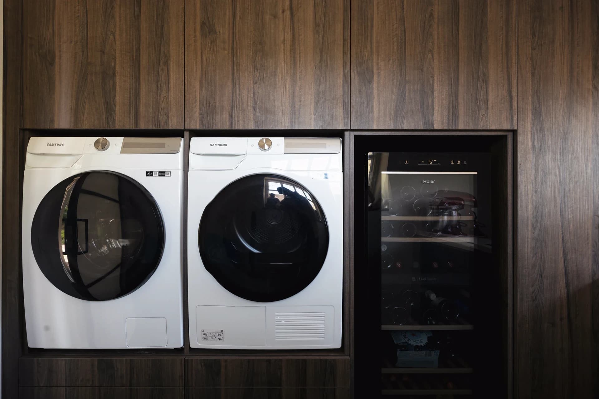 Wasmachinekast met wijnkoeler