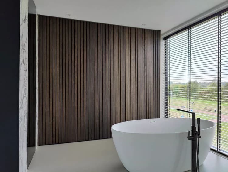 houten lattenwand, eiken donker