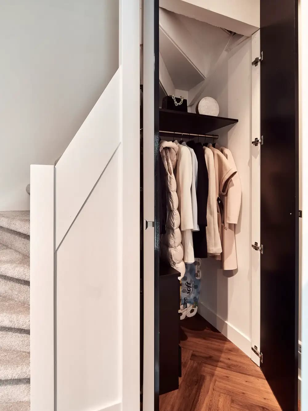Kast onder de trap garderobe