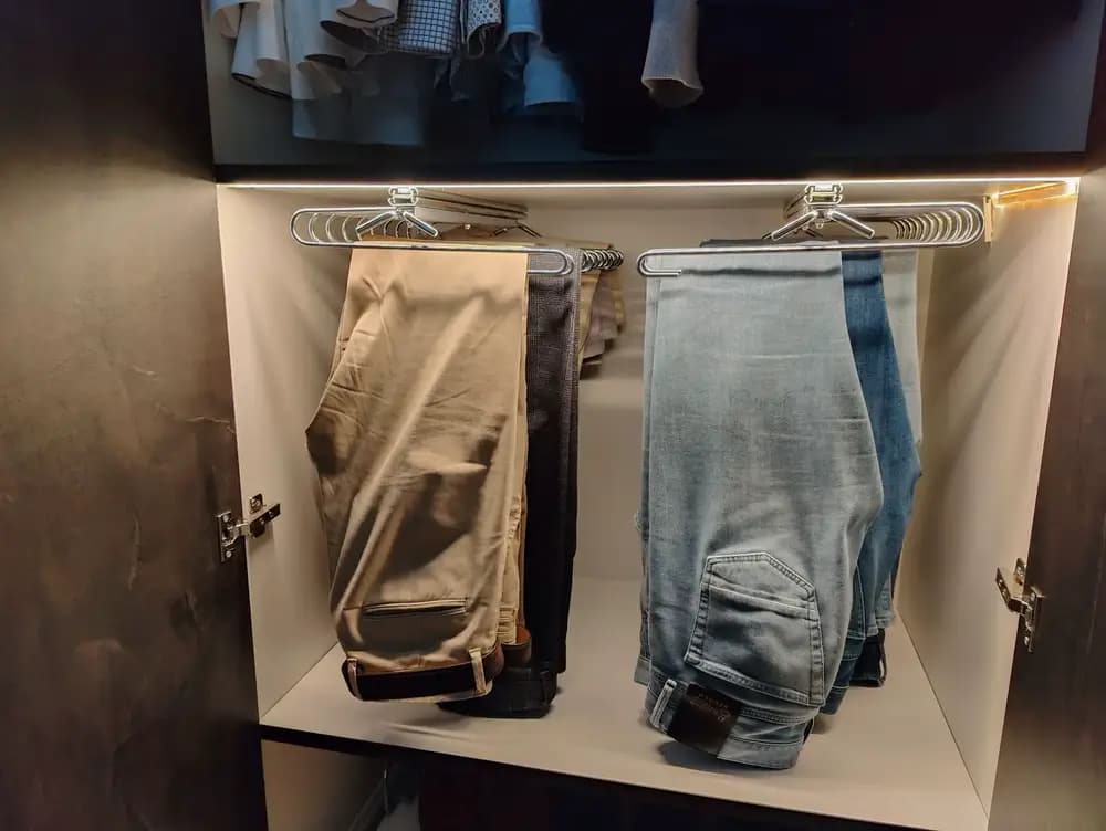 Pantalonhouder, broekrek met ledstrip