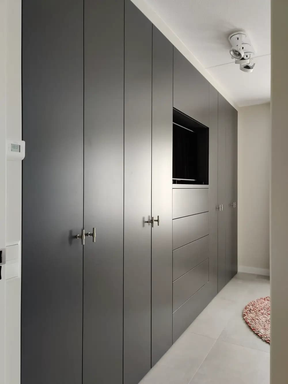 Tv meubel slaapkamer kastenwand