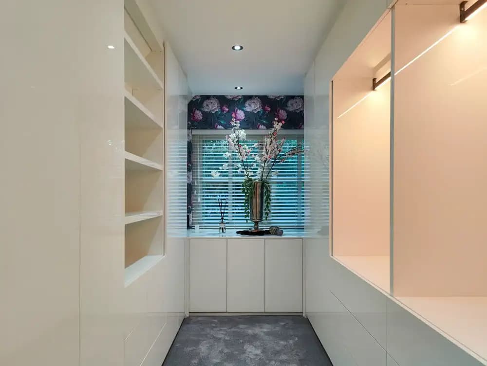 Inloopkast met draaideuren