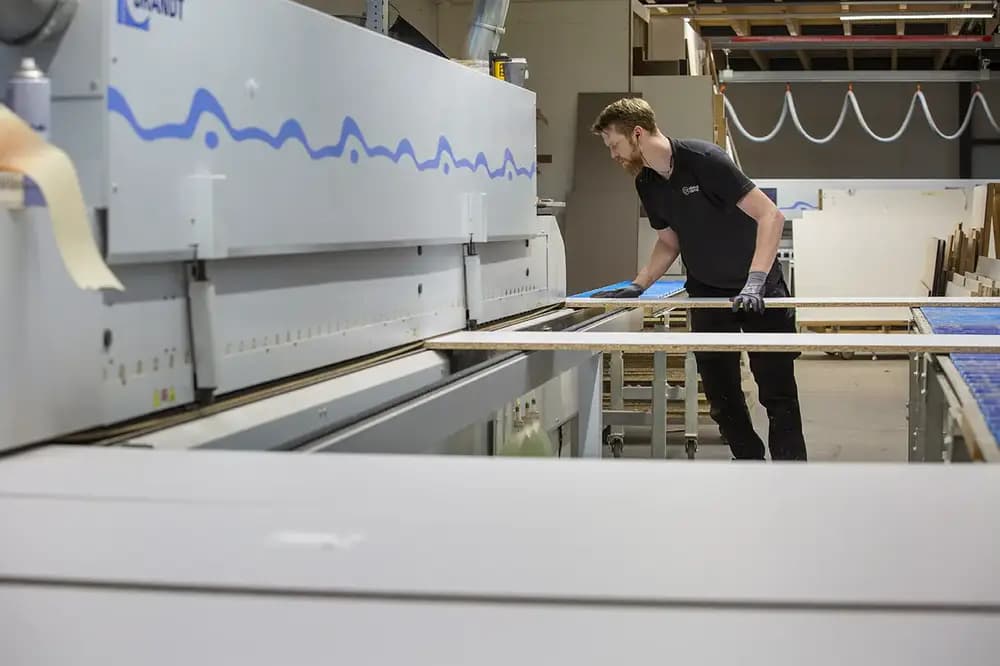 kantenlijmen van kastonderdelen