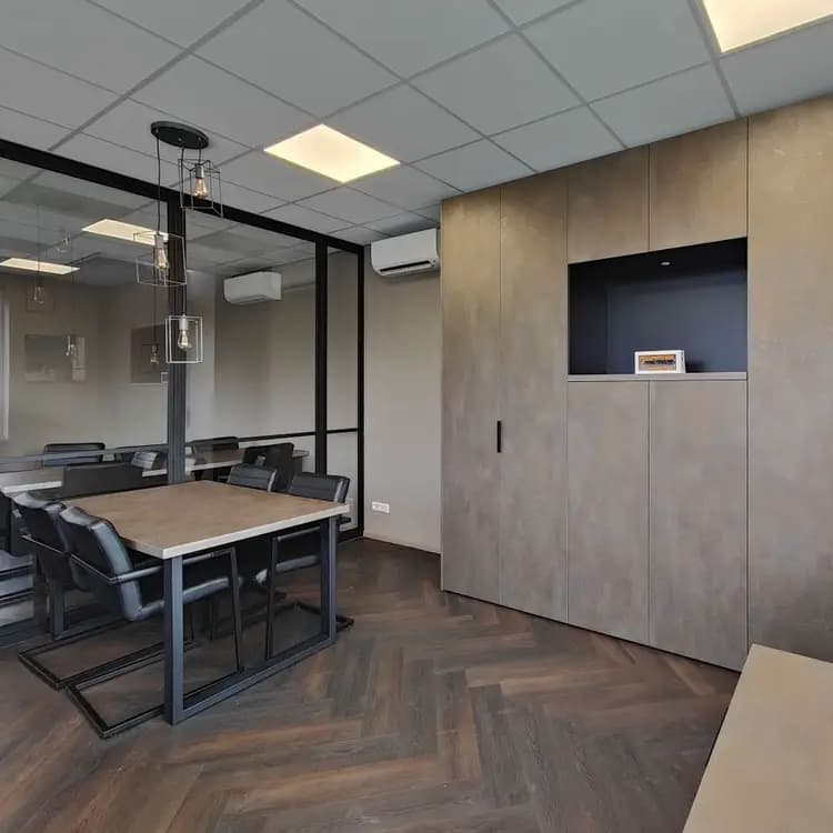 Kantoorkast met bureau