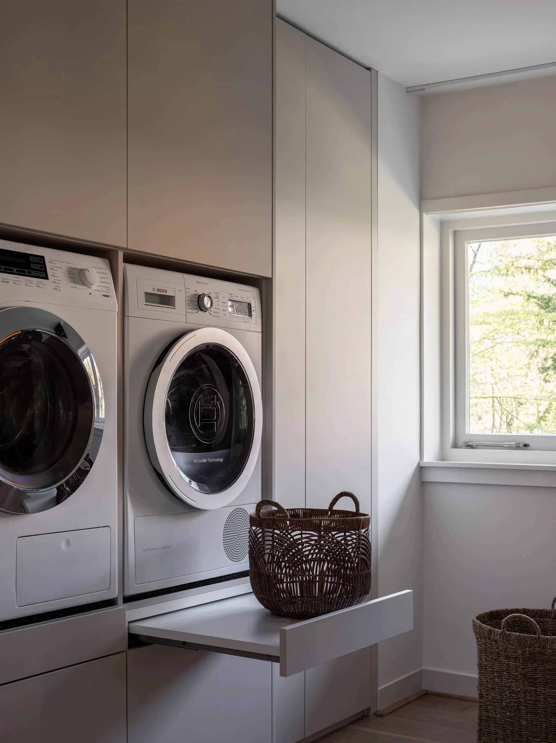 Wasmachine en droger op comfortabele werkhoogte