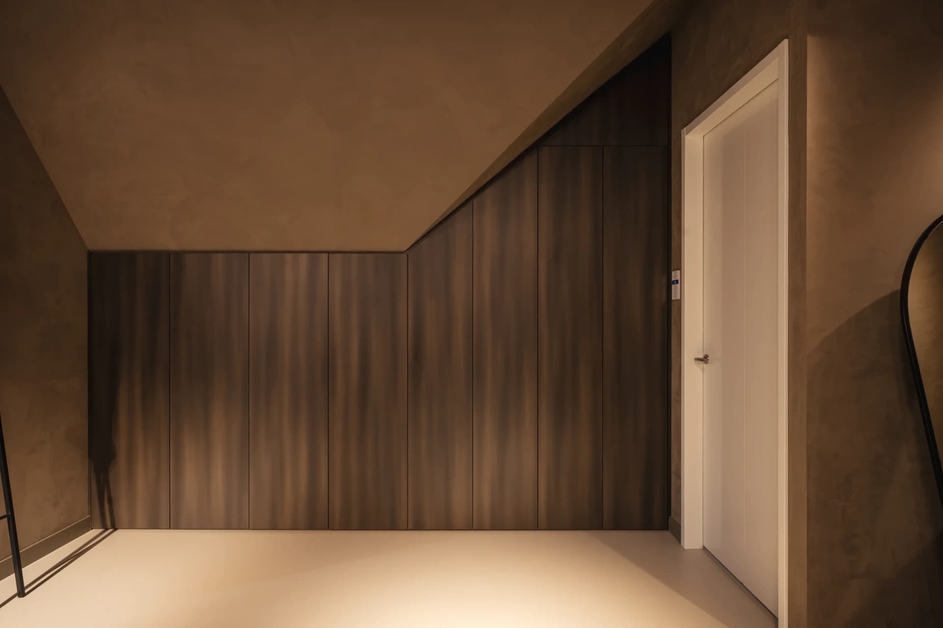 Draaideurkast met schuine hoeken