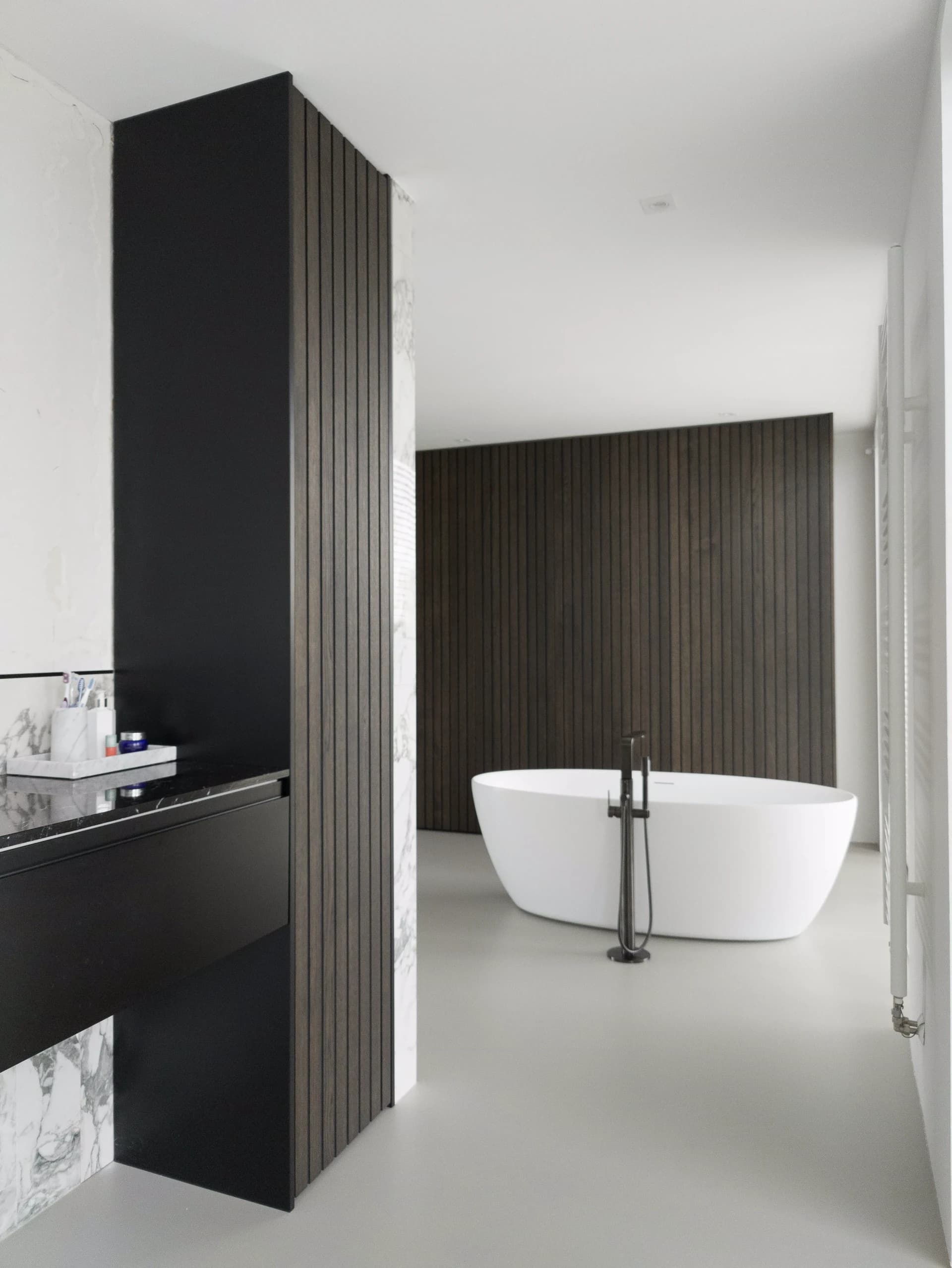 Badkamermeubel in geolied eiken fineer