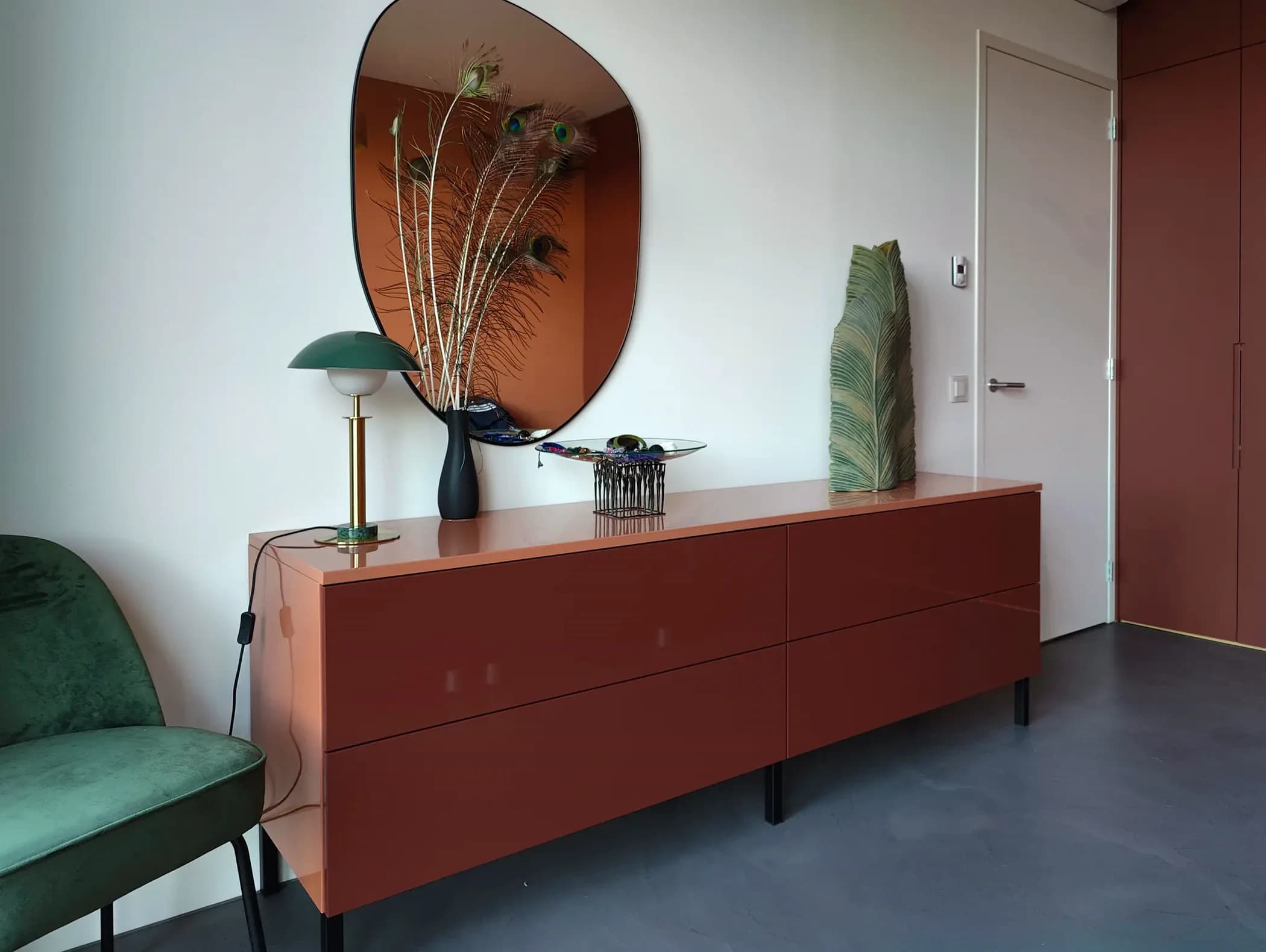 Rood slaapkamer dressoir