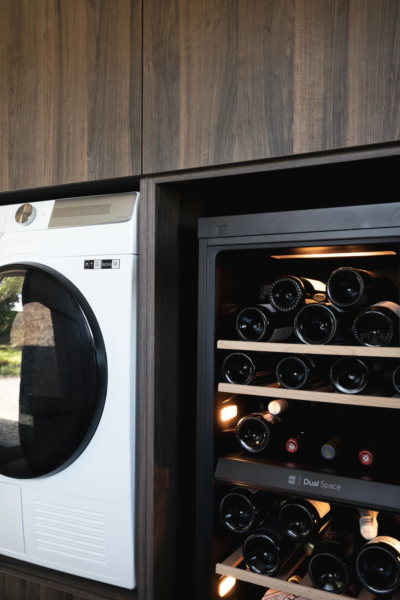 Bijkeukenkast met wijnkoeler en wasmachine