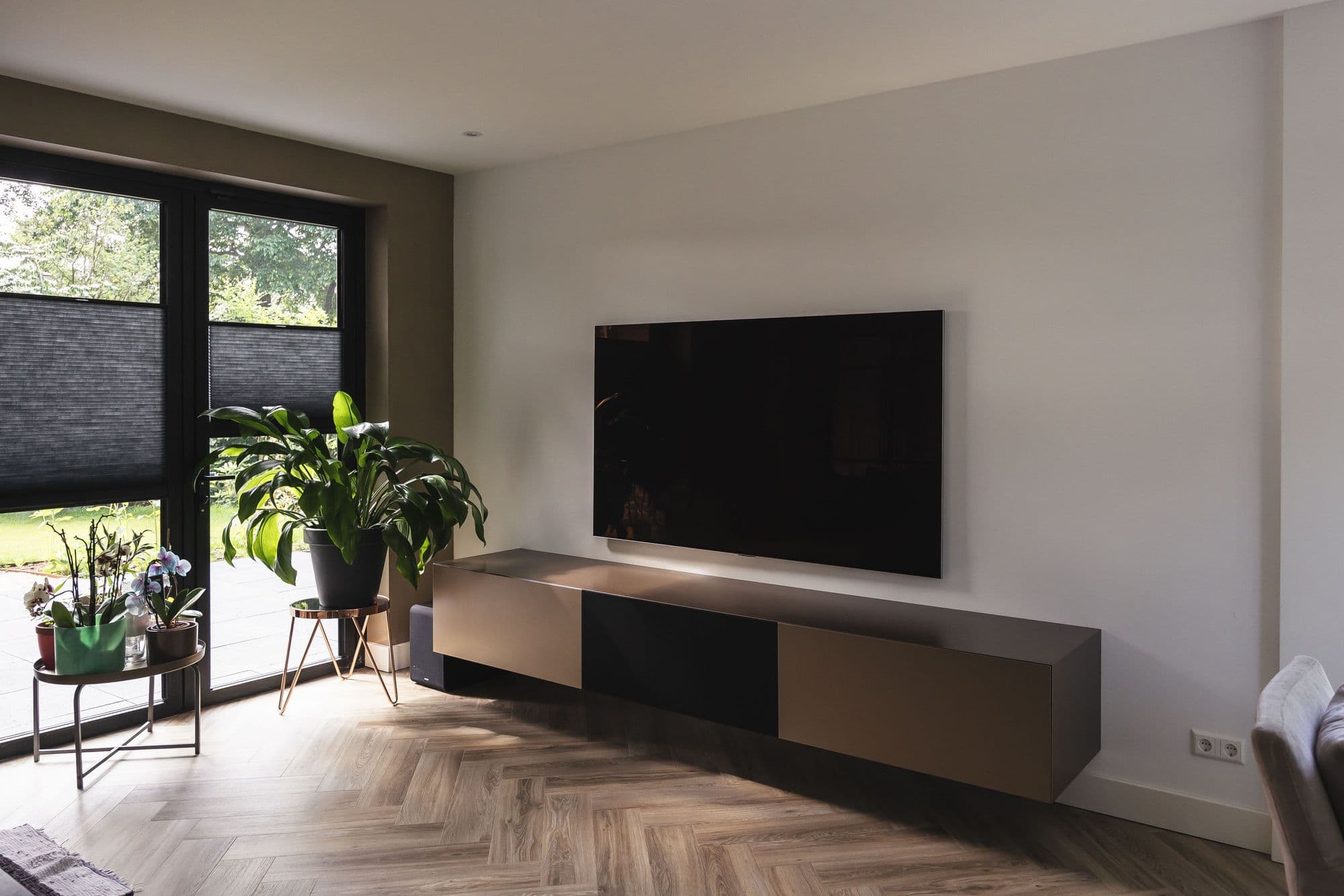 Zwevend TV meubel in woonkamer