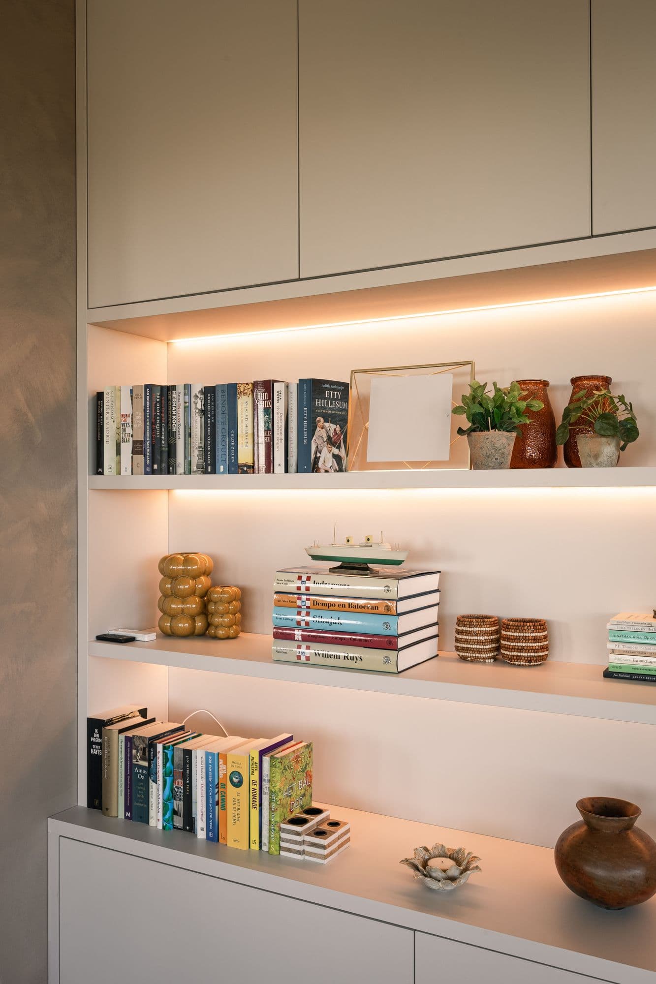 Wandkast met open vakken
