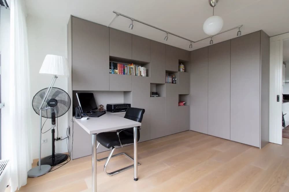Kast met bureau, open vakken, dichte boekenkast