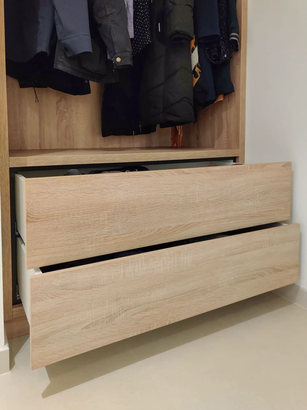 Maatwerk halkast of gangkast met greeploze lade