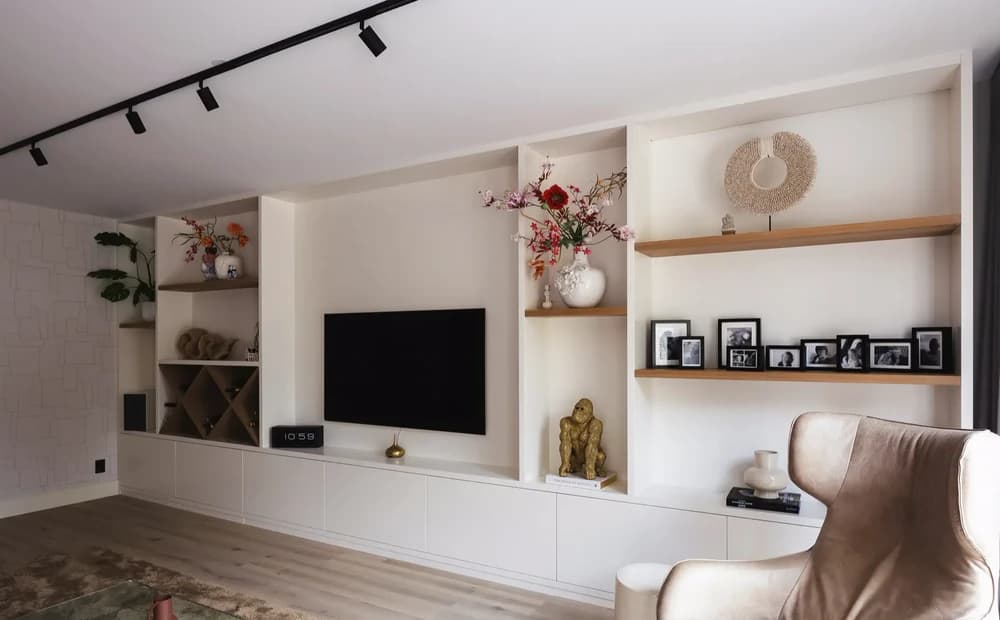 Wandmeubel met vak voor wijn en tv