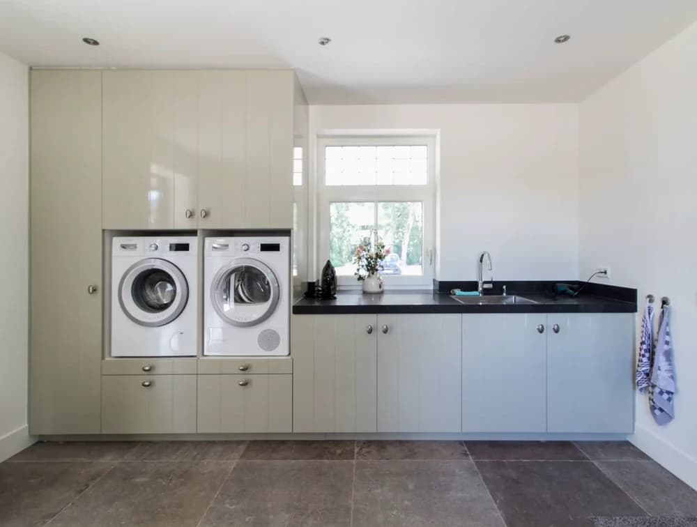 #bijkeukenkast #wasmachine #spoelbak waszak en uittrekbare plank