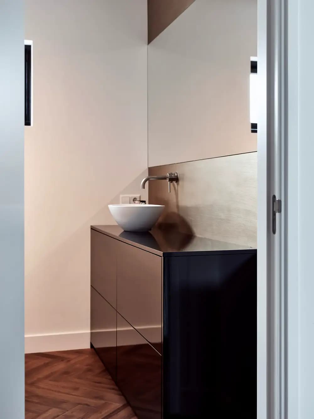 Badkamermeubel met push to open lades greeploos