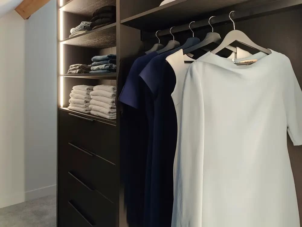 #Barneveld #LED #inloopkast onder schuin dak