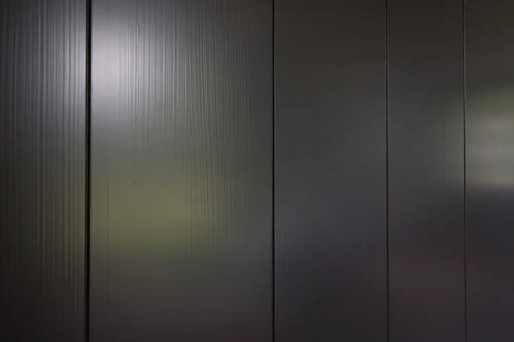 Detail zijdeglans met kwaststreep spuitwerk