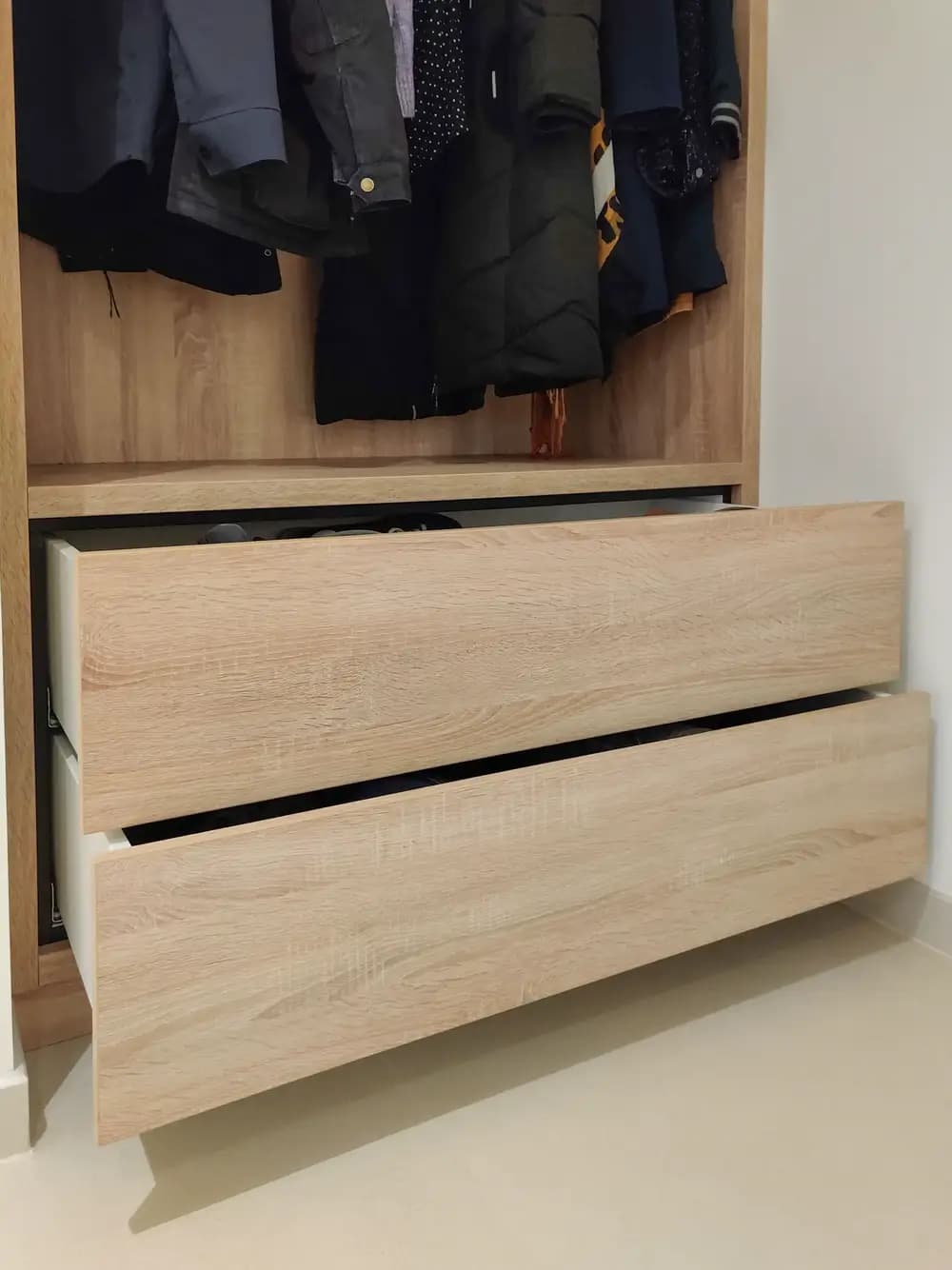 Maatwerk halkast of gangkast met greeploze lade