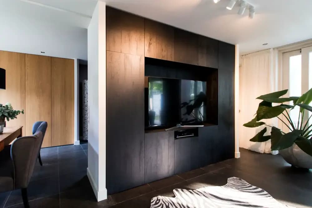 TVmeubel, kast met deuren en open vak push-to-open