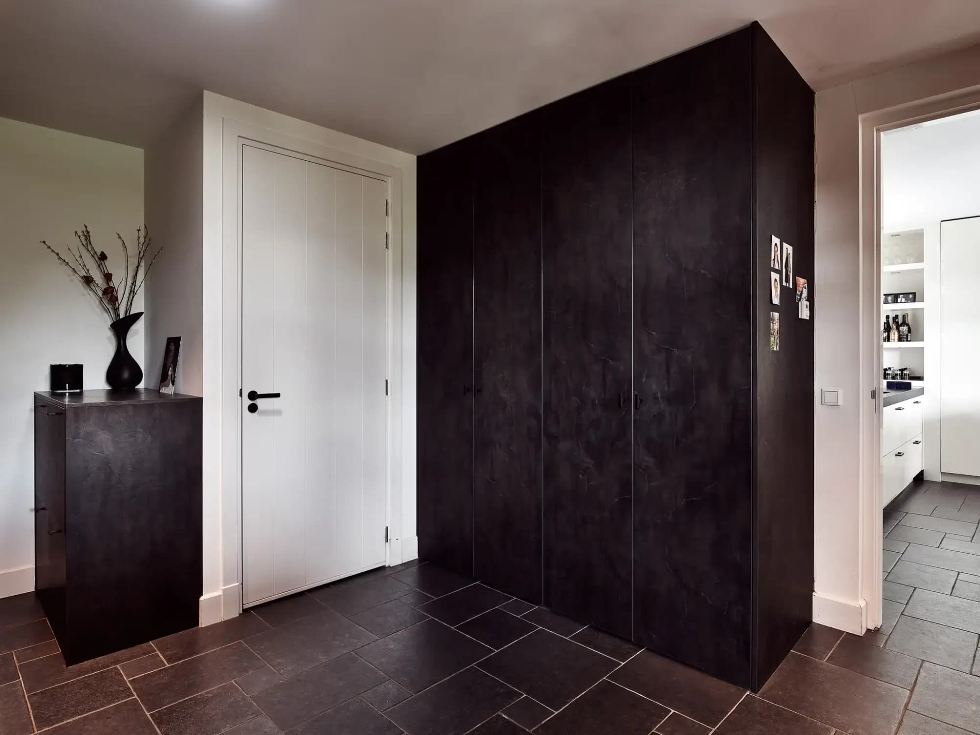 Bijkeuken kastenwand