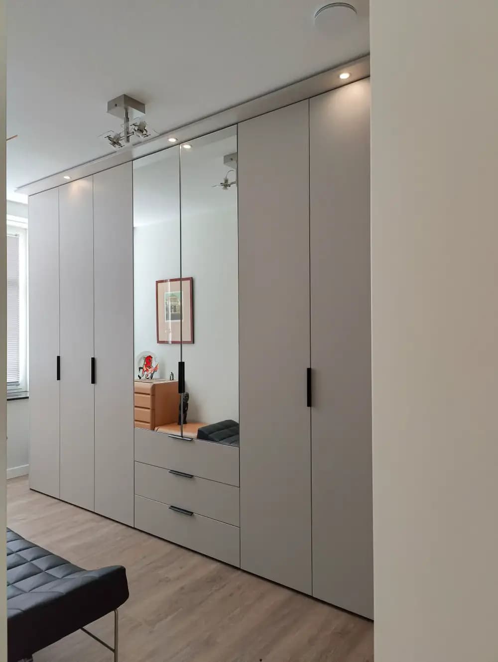 Spiegeldeur en spotkoof