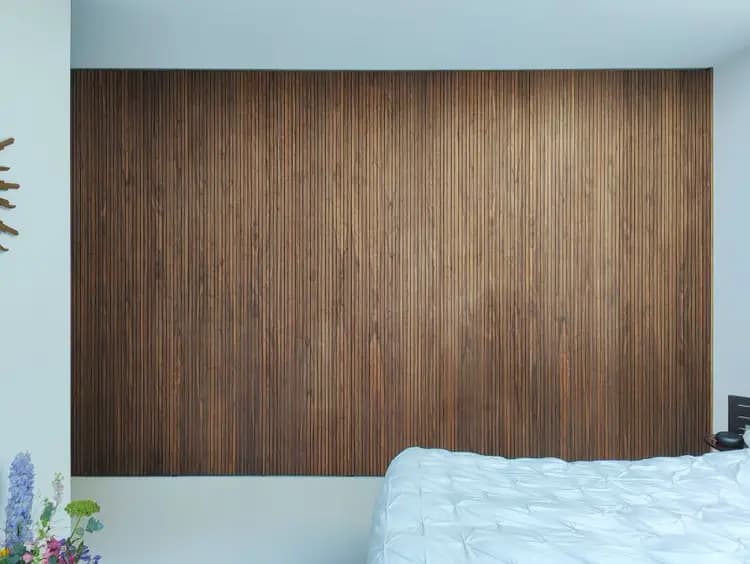 Geolied noten latjeskast kledingkast smalle latjes