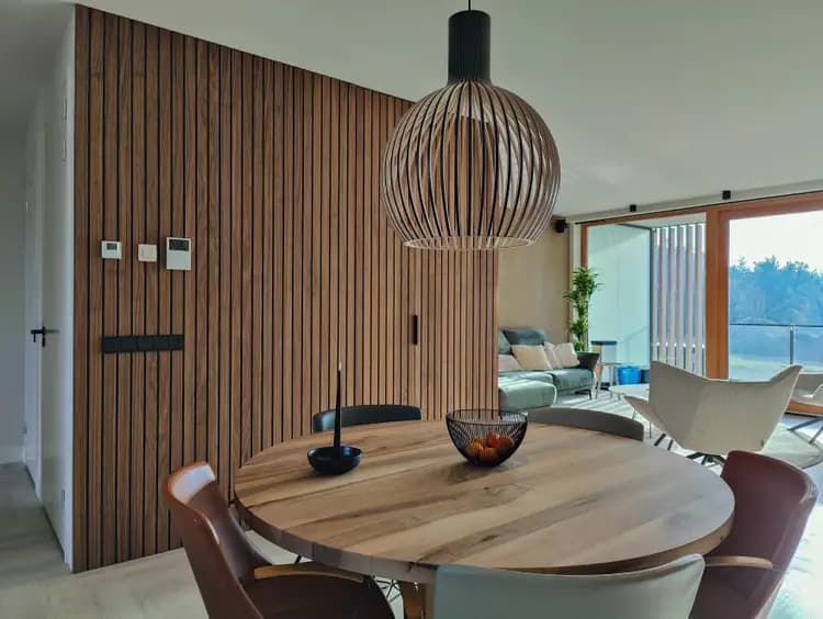 kantgreep; draaideurframe; lateffect; eiken fineer; technische ruimte; wandbekleding