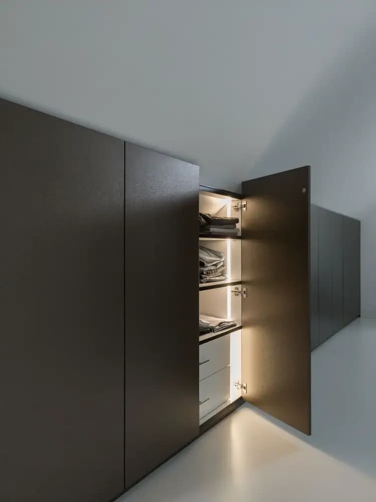 kast bij knieschot leg en lade ledstrip