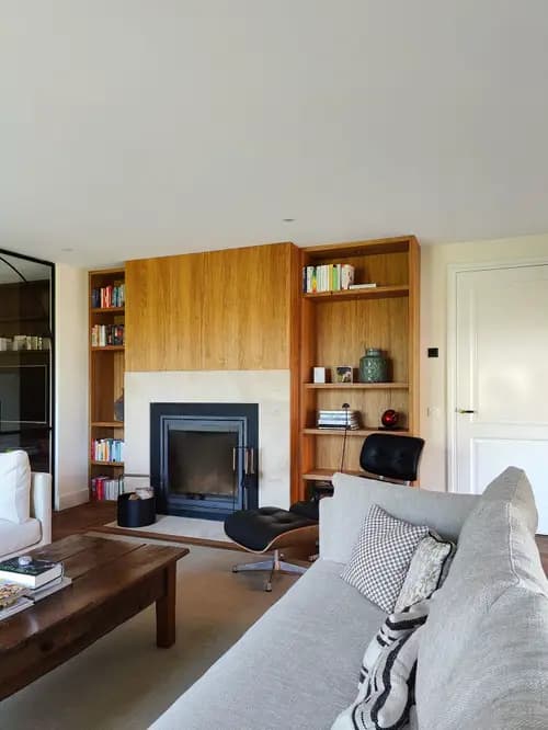 woonkamerkast; haardmeubel; eiken fineer;