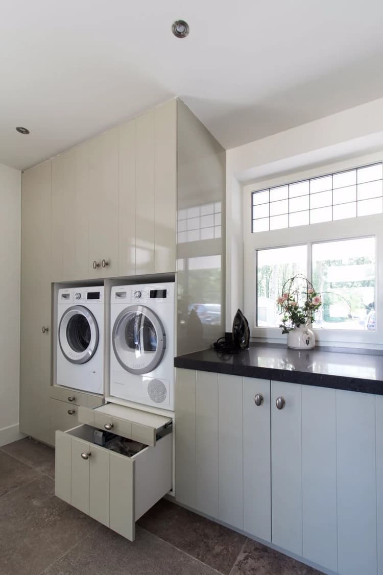 #wasmachine #bijkeuken spuitwerk met groefjes landelijk