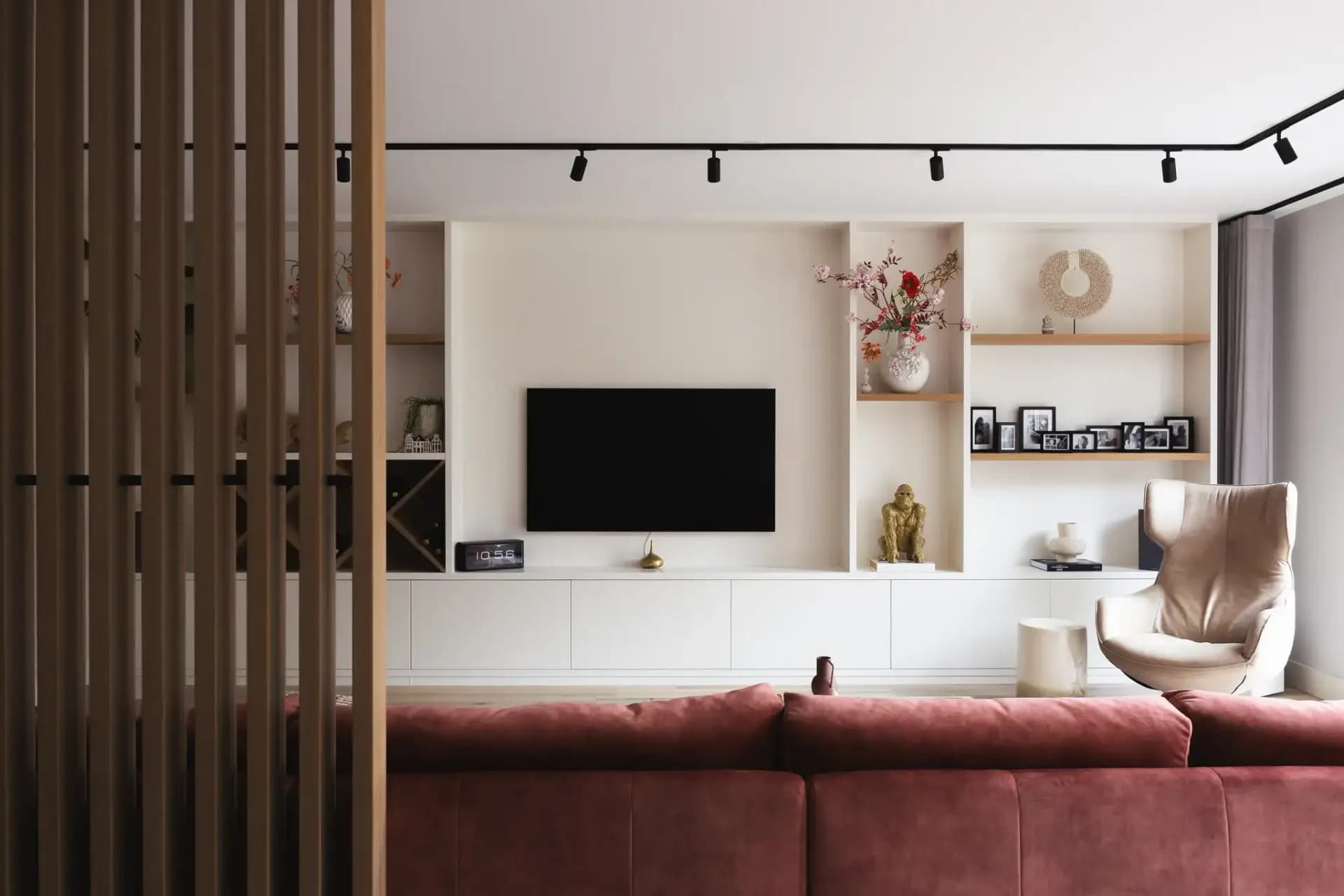 Wandmeubel met vak voor wijn en tv